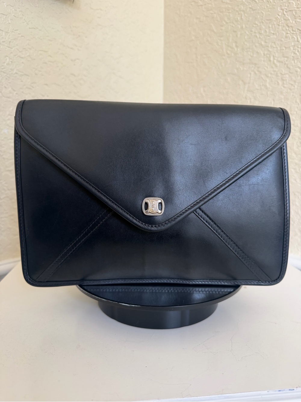 Celine Triomphe Leather Envelope Clutch Bag Vintage Calfskin Leather Gold Chain - Picture 4 of 16